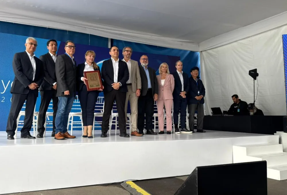 FORVIA recibe la certificación Q1 de Ford como proveedor destacado en Puebla