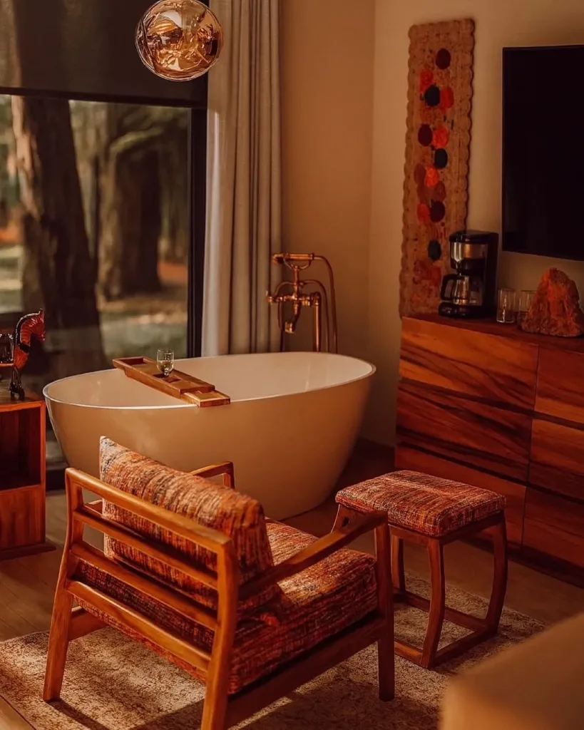 Hospédate frente al Lago de Pátzcuaro y descubre la magia de Michoacán en lugares únicos donde la tranquilidad, el encanto colonial y la hospitalidad purépecha se combinan con vistas inolvidables.