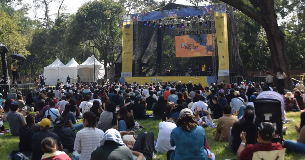 Descubre las mejores actividades para disfrutar un fin de semana lleno de diversión en la Ciudad de México. Desde arte y cultura hasta gastronomía y vida nocturna, esta guía te ayudará a planear un viaje inolvidable en la capital mexicana, con opciones para todos los gustos y estilos.
