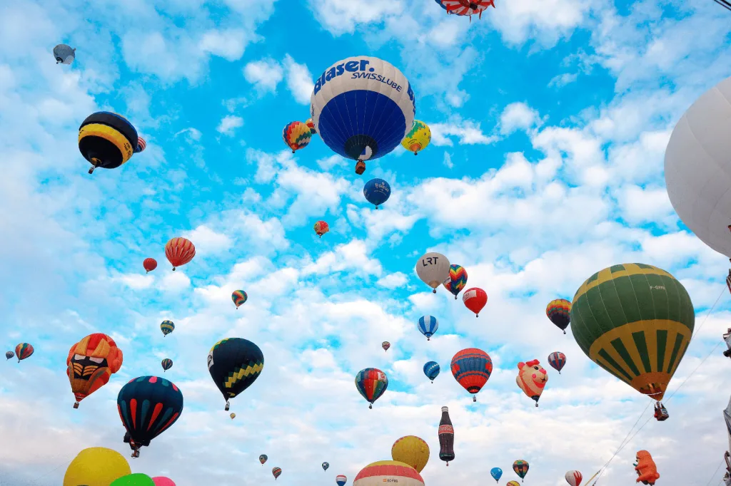 León, Guanajuato, se convertirá en el epicentro mundial de la aerostación con el Festival Internacional del Globo (FIG), reconocido como el evento más importante del mundo. Aquí te contamos los detalles.