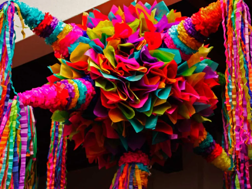 Acolman, cuna de la piñata mexicana, celebra la 40ª Feria Internacional de la Piñata con conciertos gratuitos, concurso artesanal, talleres culturales y más. Descubre todo lo que no te puedes perder.