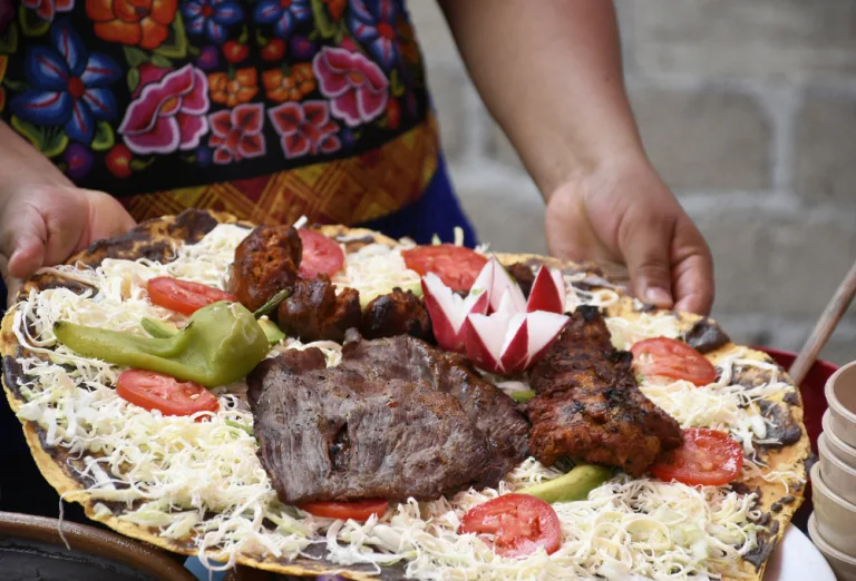 La Ruta de la tlayuda en Oaxaca: ¡Los 5 lugares que solo los locales conocen!