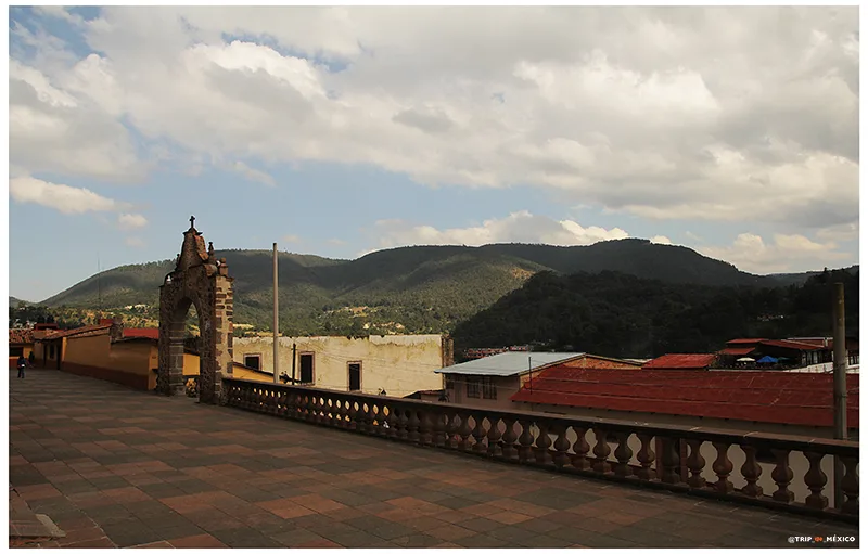 Descubre Tlalpujahua, el pueblo mágico conocido como la "eterna Navidad" de México. Aquí te explicamos por qué recibe este nombre y algunas curiosidades de este lugar.