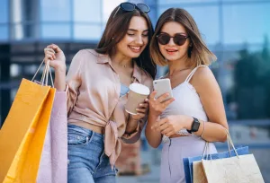 El Black Friday, o también llamado “Viernes Negro”, es un fenómeno originario de Estados Unidos que se celebra el día siguiente al Día de Acción de Gracias, es decir, el cuarto viernes de noviembre.