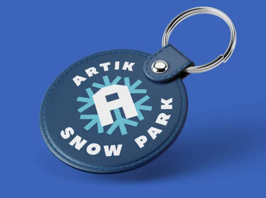 Descubre Artik Snow Park, el primer parque con nieve real cerca de la CDMX. Te decimos ubicación, precios, actividades para toda la familia y por qué es el plan ideal si buscas nieve sin salir del valle de México.