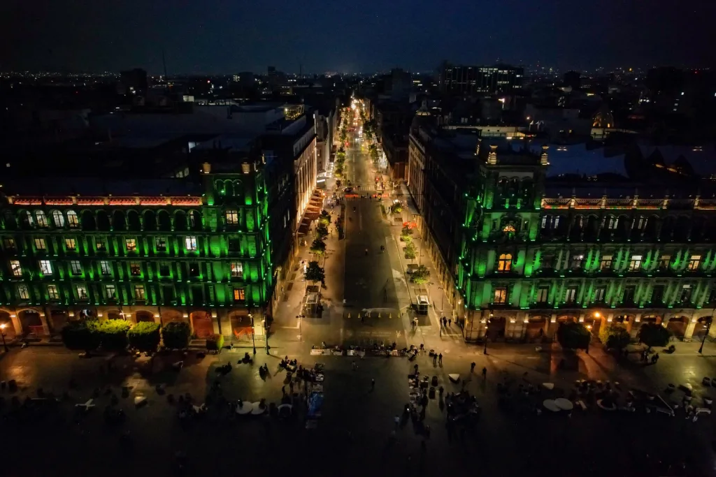 ¡Centro Histórico de la CDMX tendrá 52 kilómetros de iluminación, por Mundial de Fútbol!