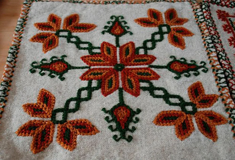 Oficios mexicanos en peligro de extinción. Bordado mazahua.