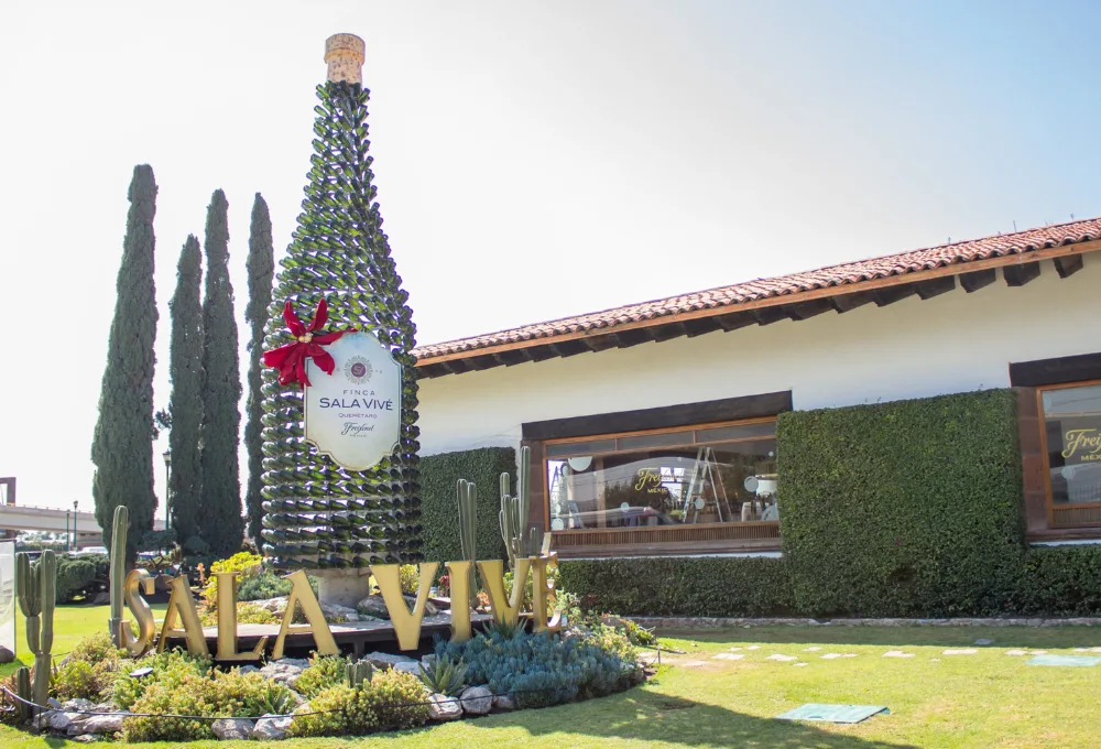 Finca Sala Vivé by Freixenet