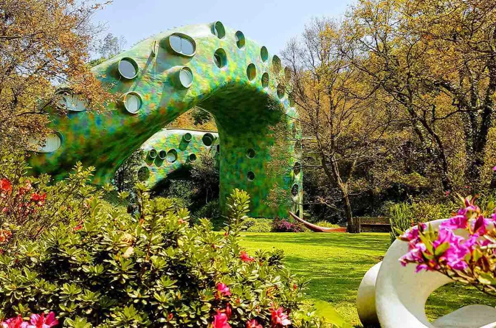 El Nido de Quetzalcóatl es una de las obras arquitectónicas más sorprendentes de México. Aquí te contamos qué es, dónde está y por qué se ha convertido en uno de los destinos más surrealistas cerca de la CDMX.