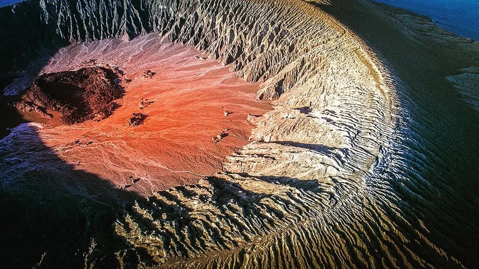 El Volcán Bárcena es uno de los fenómenos geológicos más impresionantes de México. Descubre dónde se encuentra, cómo nació, por qué es único y qué lo convierte en un destino mítico del turismo científico y de exploración en México.