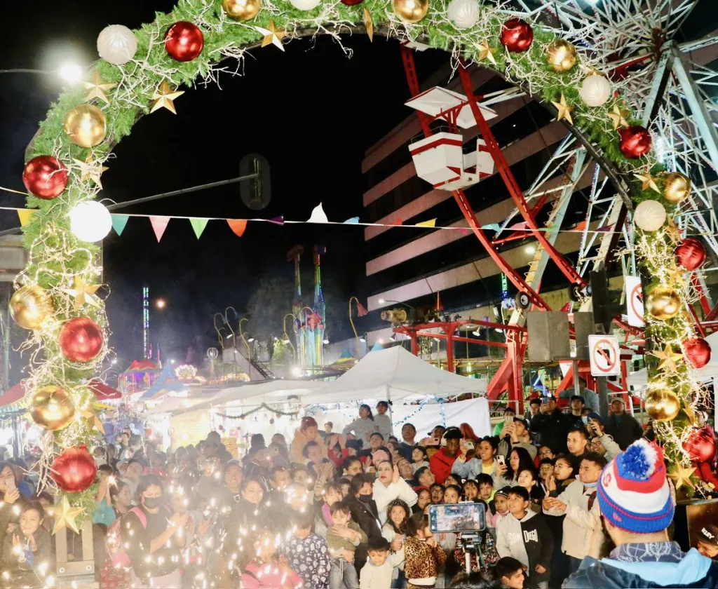 La tradicional Romería de Reyes Magos en la CDMX cambia de sede este año y sorprende a visitantes y familias con un nuevo espacio lleno de color, escenarios monumentales y spots ideales para tomarte la foto. Te contamos aquí todos los detalles.