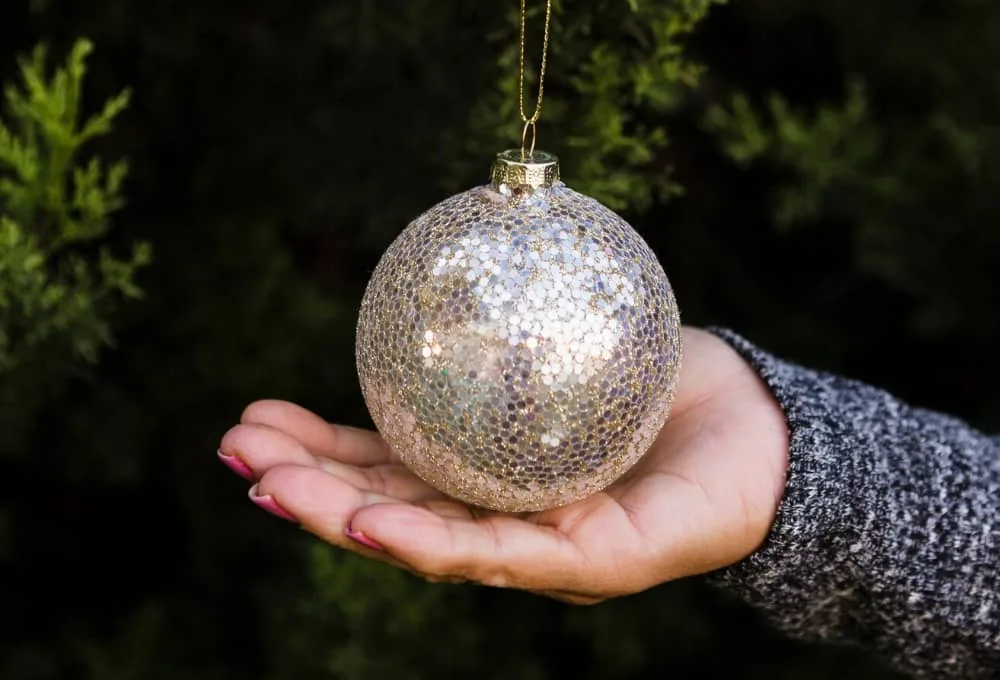 Significado de las esferas y adornos navideños en el árbol