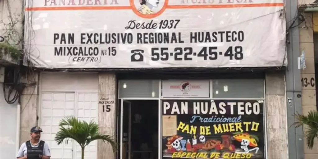El Pan Huasteco sigue siendo un tesoro gastronómico imperdible en México. Descubre su historia, su legado y por qué miles de viajeros hacen parada obligatoria para probar su pan dulce recién horneado.