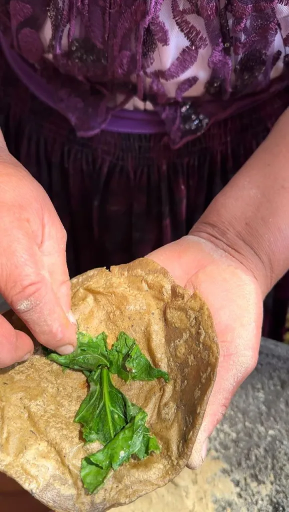 El taco de bistec purépecha es una joya gastronómica de Michoacán que sorprende. Descubre su origen y dónde disfrutarlo durante tu próxima visita al estado.