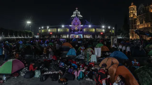 Las celebraciones de la Virgen de Guadalupe 2025 en la Ciudad de México rompieron récord de asistencia. Aquí te contamos cuántos peregrinos llegaron a la Basílica y qué significan estas cifras para la mayor festividad religiosa del país.