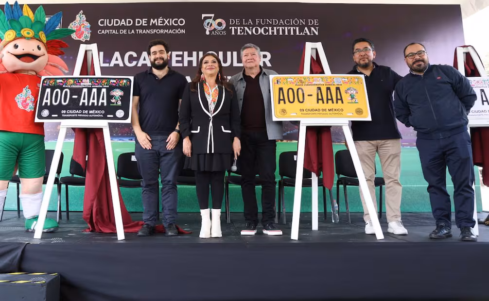 La Ciudad de México lanzó unas placas vehiculares conmemorativas del Mundial 2026, ideales para coleccionistas, amantes del fútbol y conductores que quieran traer la fiebre mundialista desde ahora. Aquí te contamos los detalles.