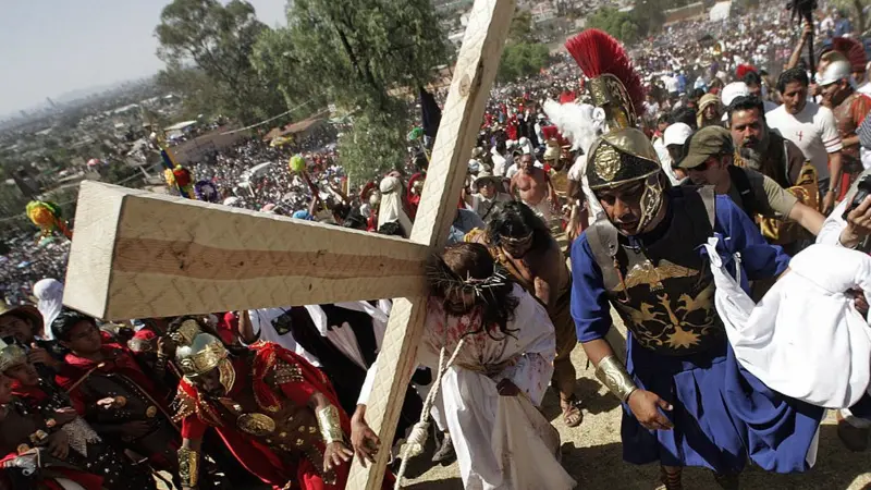 La representación de la Pasión de Cristo en Iztapalapa obtuvo su reconocimiento más importante. Descubre por qué este evento se ha convertido en una de las tradiciones más poderosas de México y por qué deberías vivirla al menos una vez.