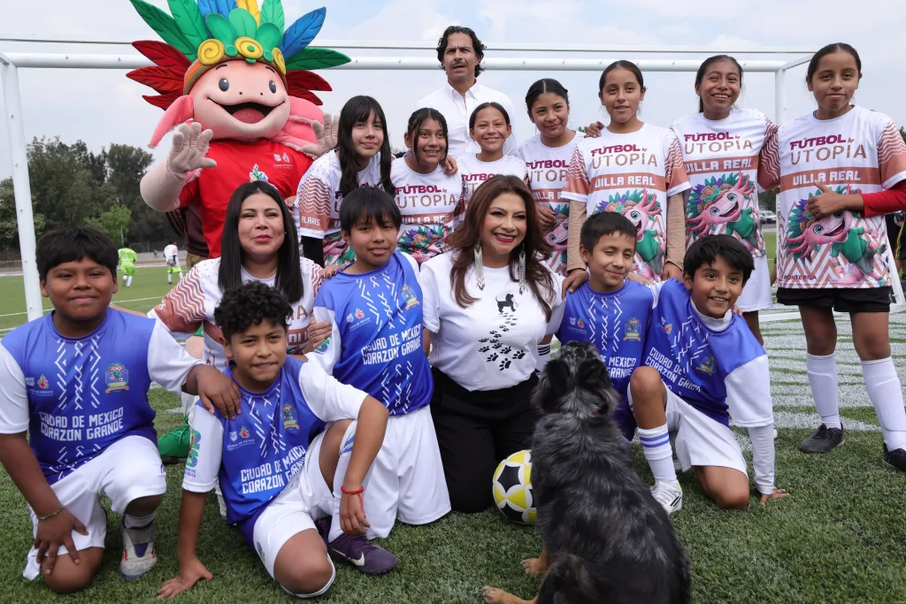 La Ciudad de México inició los trabajos para construir 500 nuevas canchas rumbo al Mundial 2026, un proyecto que busca impulsar el deporte y revitalizar espacios públicos. Sin embargo, aún existen dudas sobre su ubicación exacta y el impacto que tendrá en colonias y visitantes.