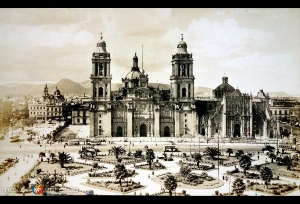 Así lucía la ahora Catedral Metropolitana de la Ciudad de México, en 1914.
