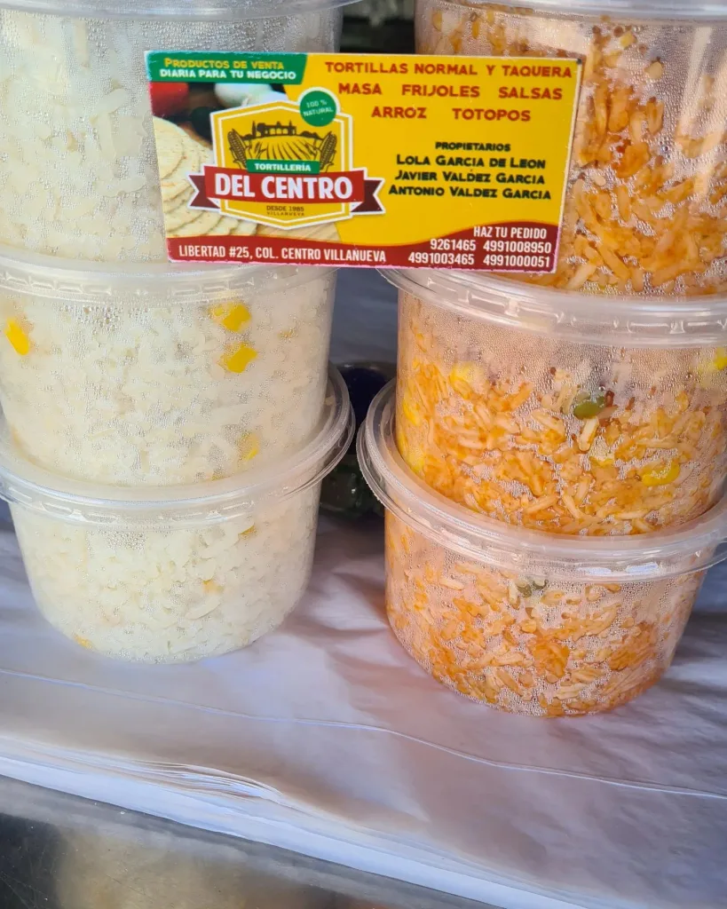 ¡El combo perfecto existe! Descubre por qué los guisos de tortillería son el alma de la comida casera en México. Del arroz con huevo a los chiles rellenos, conoce los sabores que nos salvan el día. ¡Pásale por tus tortillas!