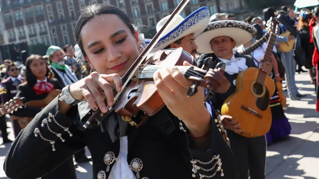 Descubre las 10 canciones de mariachi más emblemáticas de México, su historia, significado cultural y por qué son esenciales para entender la identidad mexicana.