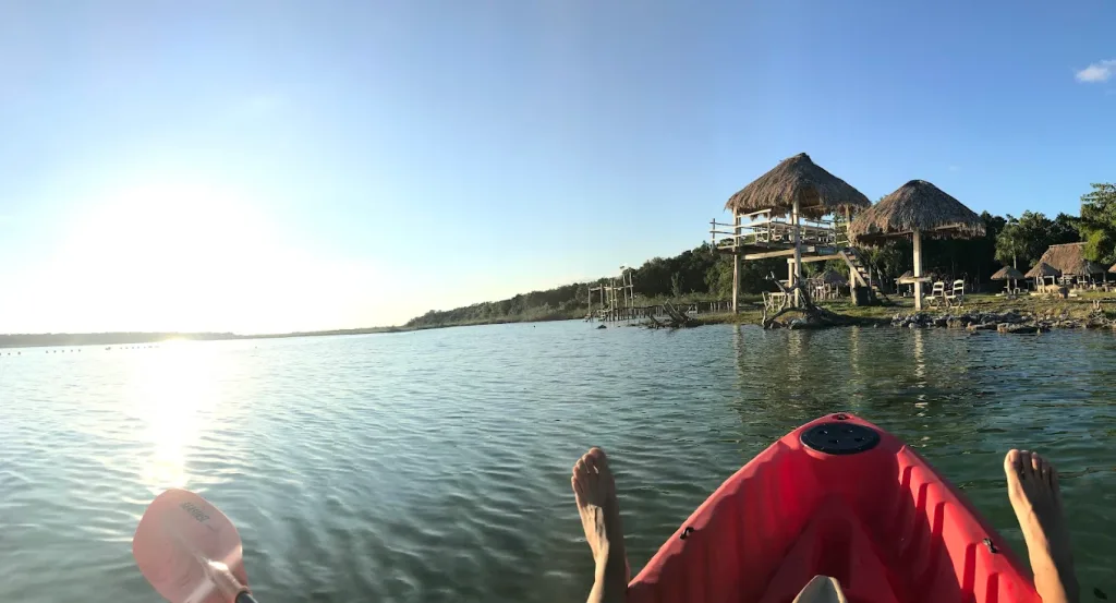 Explora Síijil Noh Há, un centro ecoturístico en Quintana Roo con lagunas turquesa, cenote profundo, experiencias de naturaleza y cultura maya. Conoce actividades, ubicación, historia y por qué es considerado un destino único para conectar con lo naturaleza ¿Te lanzas?