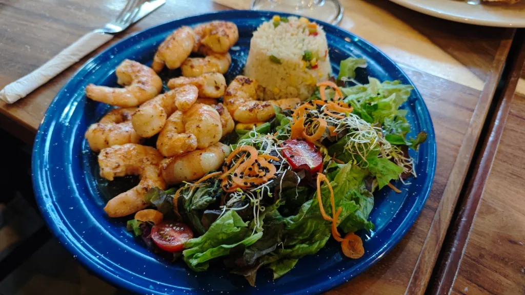 Juventino Rosas, Guanajuato, es un destino poco explorado que sorprende con su riqueza histórica, legado musical, arquitectura tradicional y gastronomía local. Ideal para viajeros curiosos que buscan experiencias auténticas fuera de las rutas turísticas tradicionales.