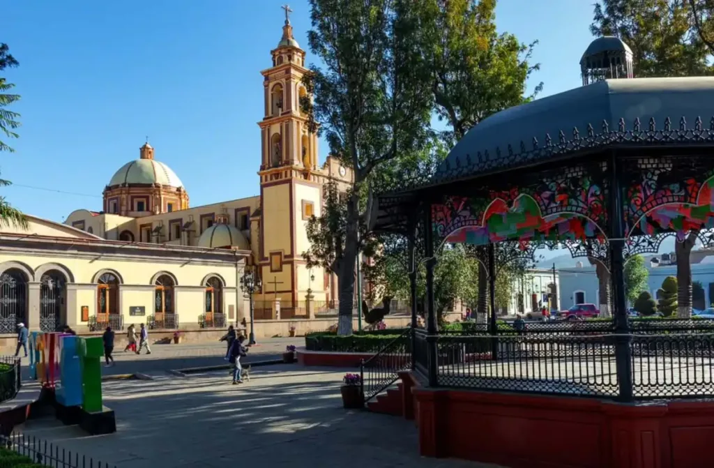 Después del ajetreo vacacional, Tlaxcala se presenta como el destino ideal para una primera escapada. Lo mejor es que es un Pueblo Mágico rodeado de naturaleza, arquitectura histórica y una gastronomía reconfortante que invita a viajar con calma y redescubrir el placer de desconectarse.