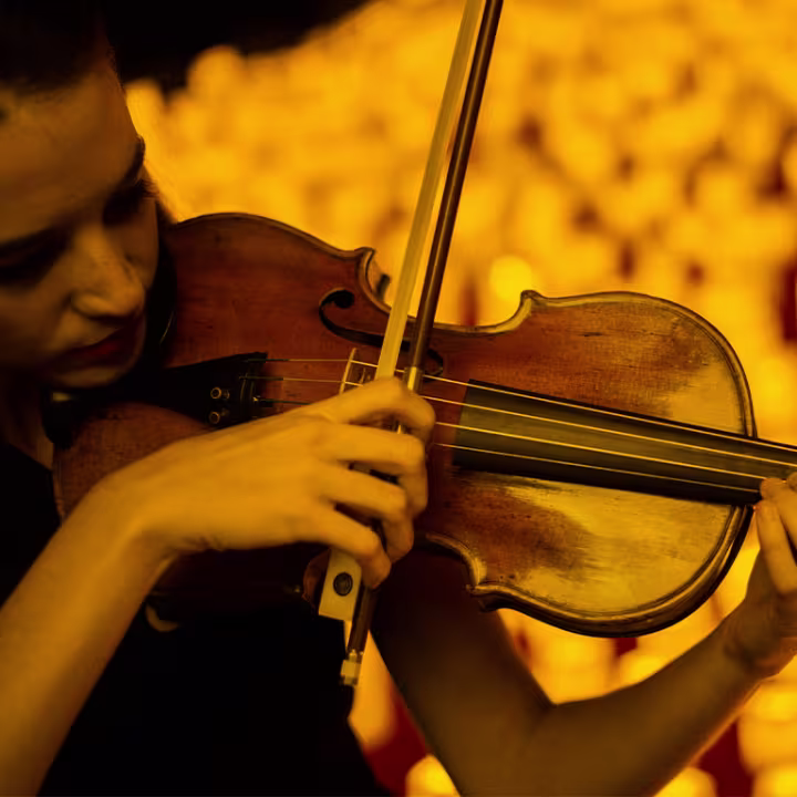 El Bosque de Chapultepec será escenario de un emotivo tributo a José José y Juan Gabriel, dos íconos de la música mexicana. El evento promete una tarde llena de nostalgia, romance y grandes éxitos en uno de los espacios culturales más emblemáticos de la Ciudad de México.