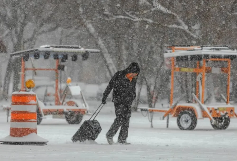 La tormenta invernal en la frontera México–EU ha afectado vuelos y carreteras; viajar preparado es clave para disfrutar sin contratiempos.