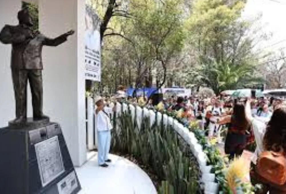 José José. Clavería.