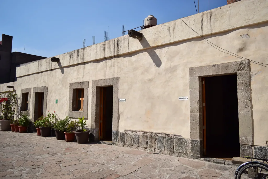 Descubre cuál es la casa más antigua de la CDMX, dónde se encuentra y cuál es su uso actual. Conoce su historia y porque es un tesoro arquitectónico del siglo XVI en el Centro Histórico. ¿La has visitado?