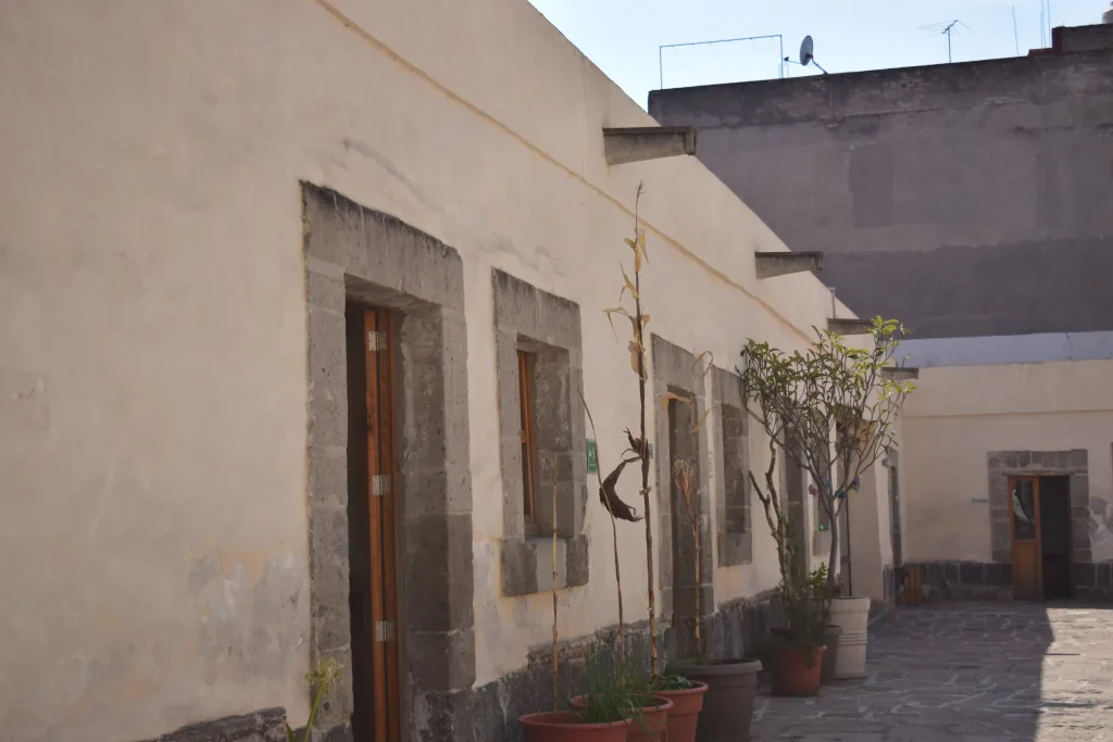 Descubre cuál es la casa más antigua de la CDMX, dónde se encuentra y cuál es su uso actual. Conoce su historia y porque es un tesoro arquitectónico del siglo XVI en el Centro Histórico. ¿La has visitado?