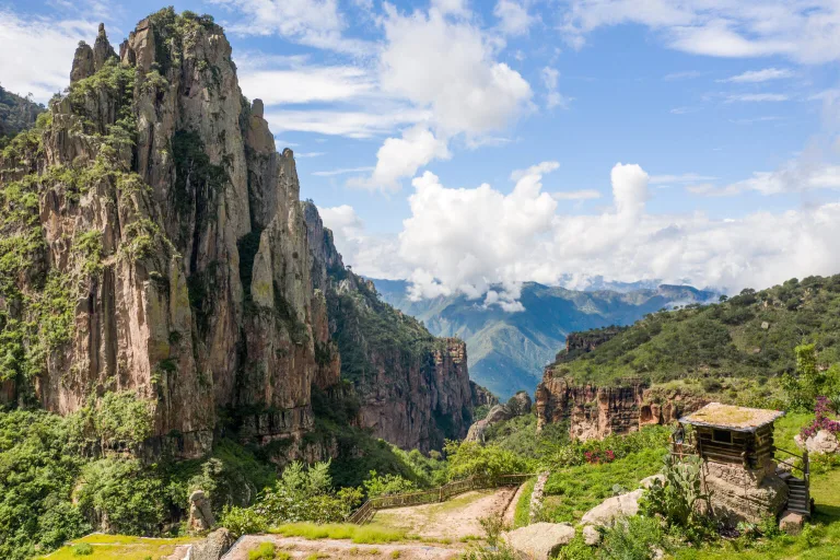 Guachochi, el Pueblo Mágico donde puedes conocer la Reina de las Barrancas