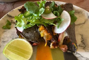 La gastronomía de Mazatlán se distingue por la frescura del producto