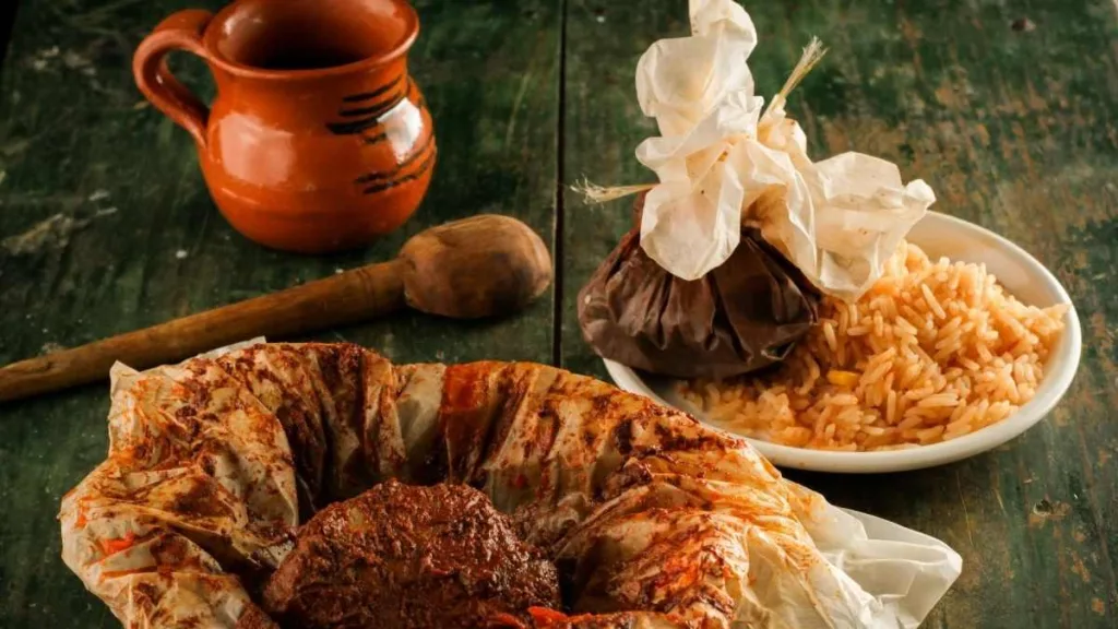 Descubre por qué este lugar es considerado el mejor lugar para probar mixiotes de maguey en México. Conoce su historia, técnica ancestral de preparación, festivales gastronómicos y consejos para visitarlo. ¿Vas a lanzarte a probarlos?