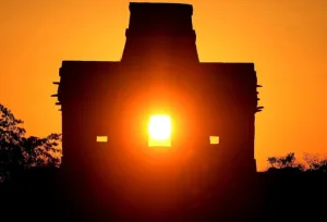 Templo de las Siete Muñecas, en Dzibilchaltún, Yucatán: Equinoccio de Primavera 2026