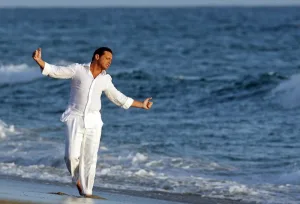 El Acapulco de Luis Miguel: ¡Mitos, mansiones y secretos de la era dorada de "El Sol"!