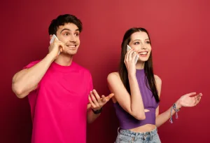 ¿Por qué los mexicanos decimos "bueno" al contestar el teléfono? Conoce el origen de una costumbre centenaria