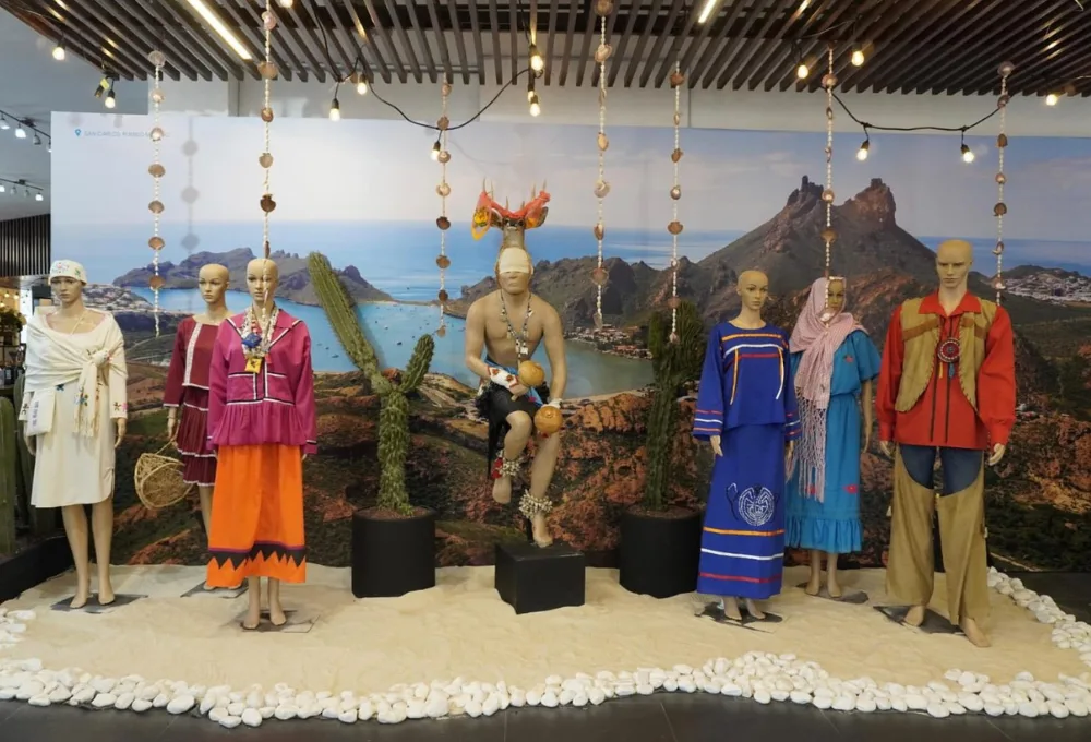 Josefina Rodríguez Zamora inaugura “Casa Sonora en Punto México”. Vestuario Sonora