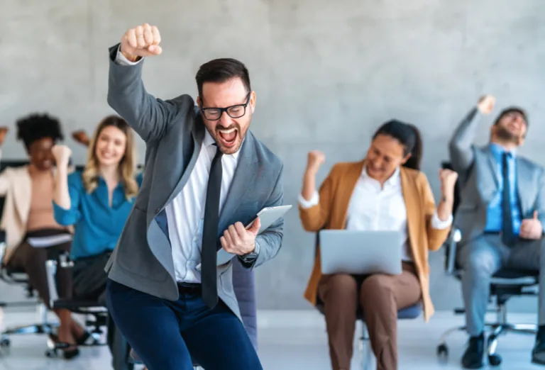 Adiós a la "chamba" eterna: ¡Aprueban las 40 horas laborales!