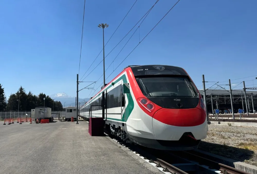 Tarifas del Tren El Insurgente 2026: ¿Cuánto cuesta viajar de terminal a terminal?