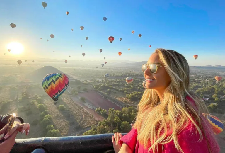 San Valentín en el aire: ¿Cuánto cuesta rentar un globo aerostático privado en Teotihuacán este 2026?