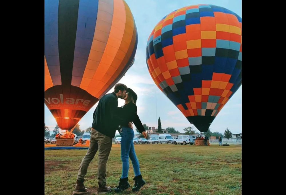 San Valentín en el aire: ¿Cuánto cuesta rentar un globo aerostático privado en Teotihuacán este 2026?