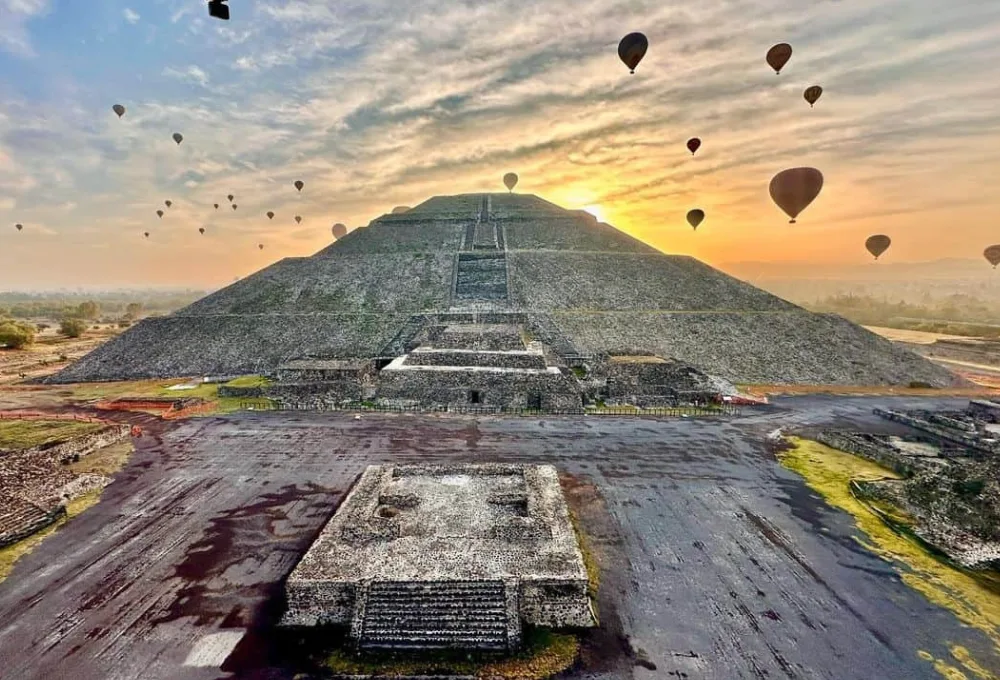 San Valentín en el aire: ¿Cuánto cuesta rentar un globo aerostático privado en Teotihuacán este 2026?