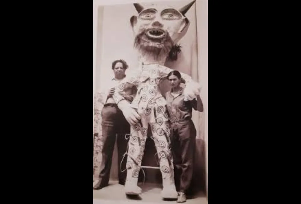 Frida Kahlo y Diego Rivera con un Judas