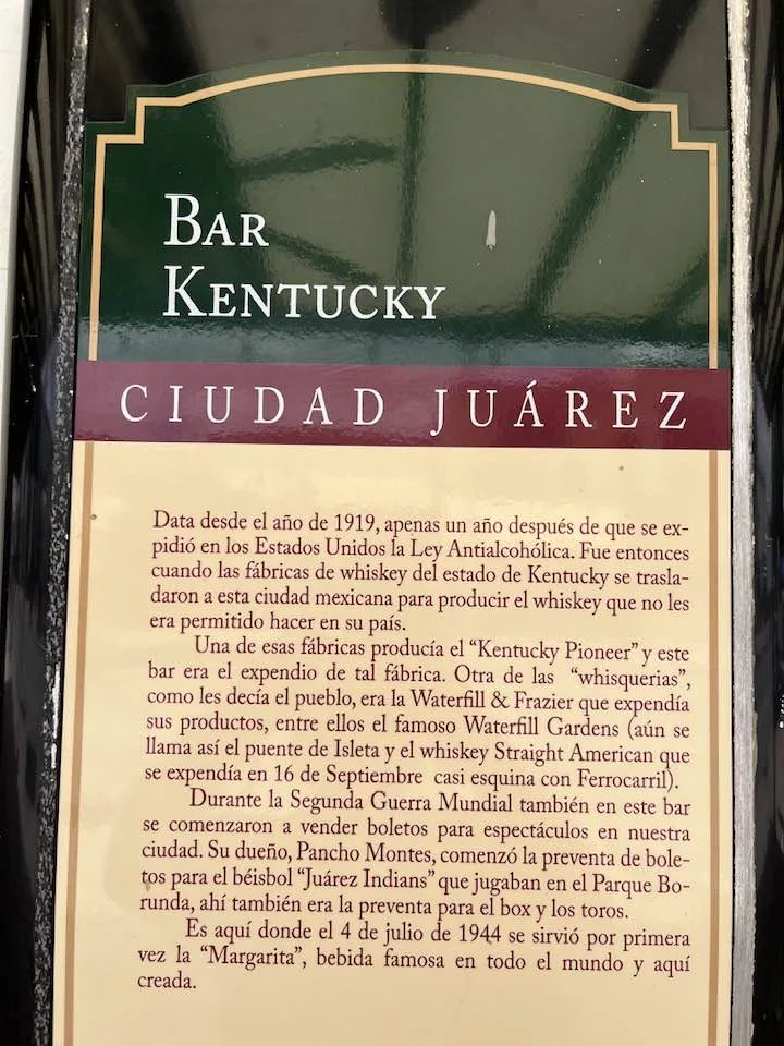 Descubre el origen real de la Margarita, el icónico cóctel nacido en el Club Kentucky de Ciudad Juárez. Historia, datos curiosos y receta original para prepararlo en casa. ¿Te gusta?