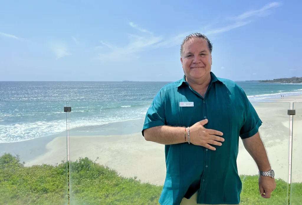 Alberto Martínez, Gerente General  Armony Marival Resort & Spa