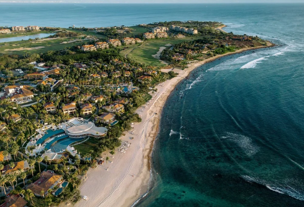 Riviera Nayarit: Por qué el lujo en St. Regis Punta Mita es una promesa de comunidad