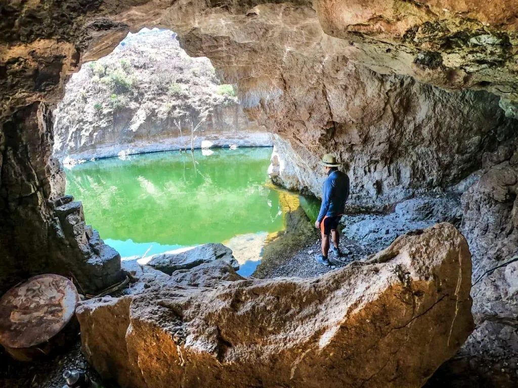 Descubre cómo llegar a Manantiales Xidhi en Ezequiel Montes, Querétaro. Te contamos ubicación, costos, beneficios de las aguas termales e historia del lugar para planear tu visita. ¿Cuándo vas a visitarlo?